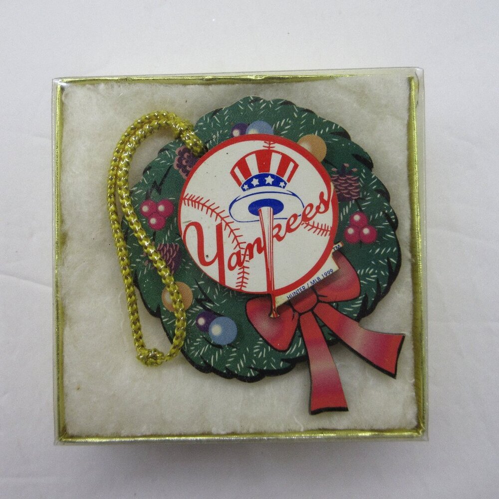 New York Yankees NNY MLB 3D Wood Christmas Wreath Ornament Hunter 1999 Gift Box
